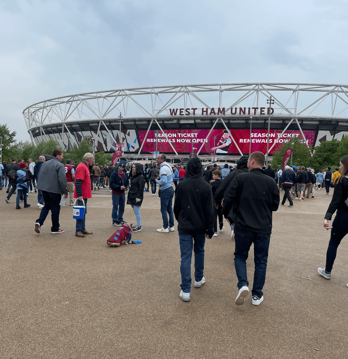 London Stadium exterior fifteen minutes before kickoff